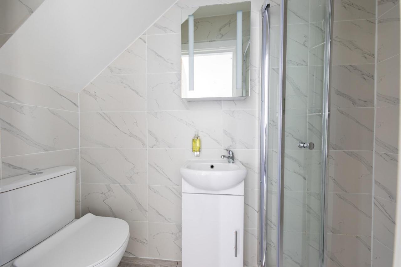 Anson Modern And Spacious Loft Apartment London